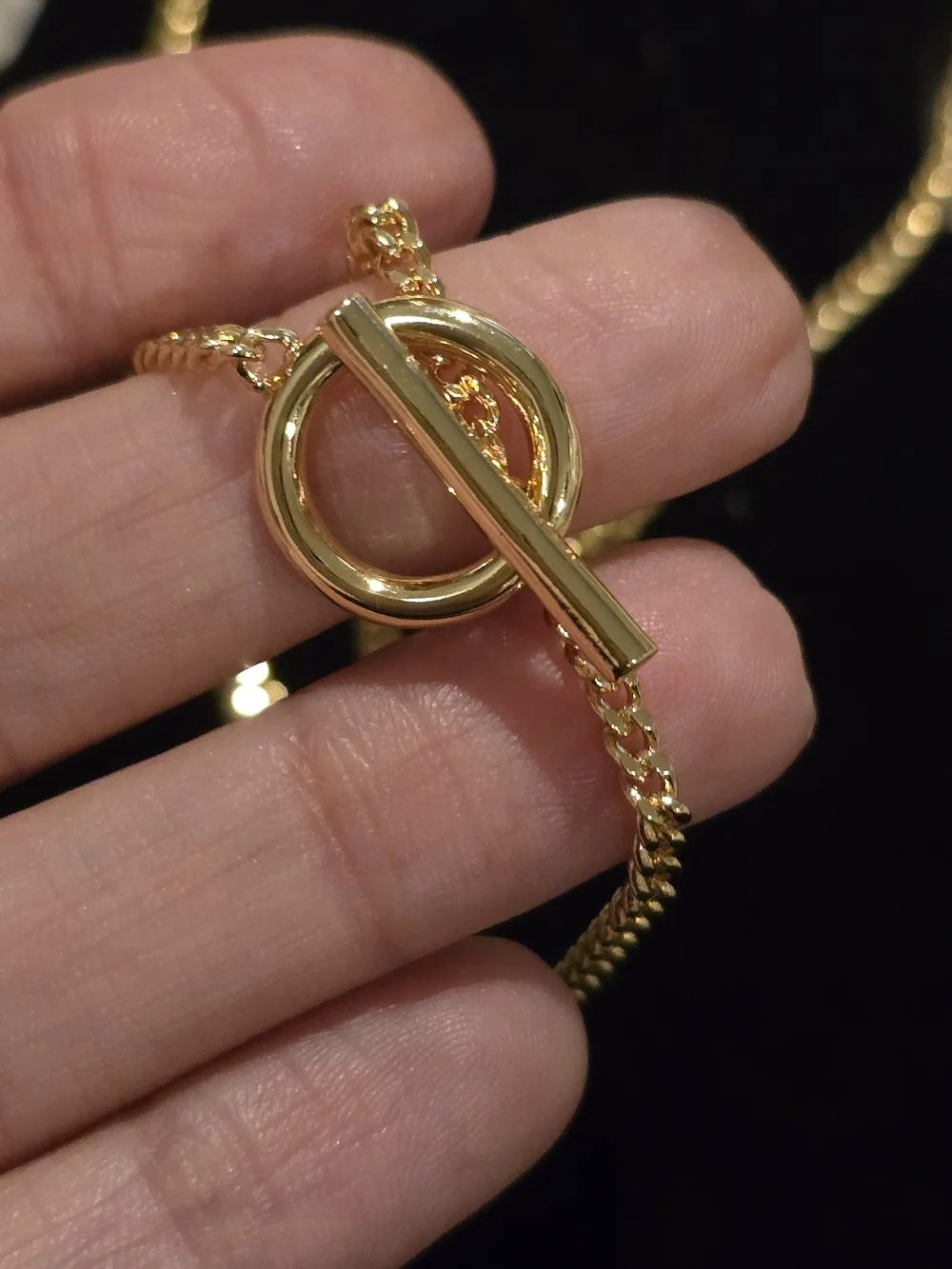 LOEWE 18kgp Loewe Gold-Tone Women's Lariat Necklace with Filigree Pendant